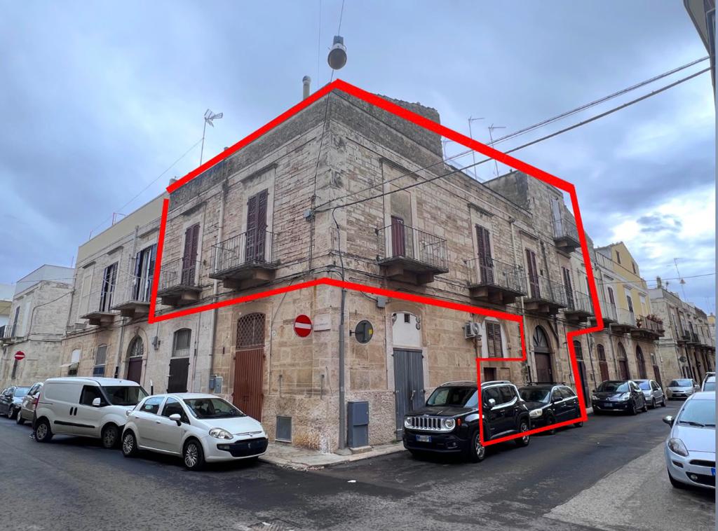 Palazzo di  7 vani /270 mq  a Ruvo di Puglia