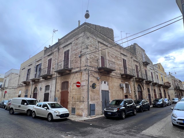 Palazzo di  7 vani /270 mq  a Ruvo di Puglia