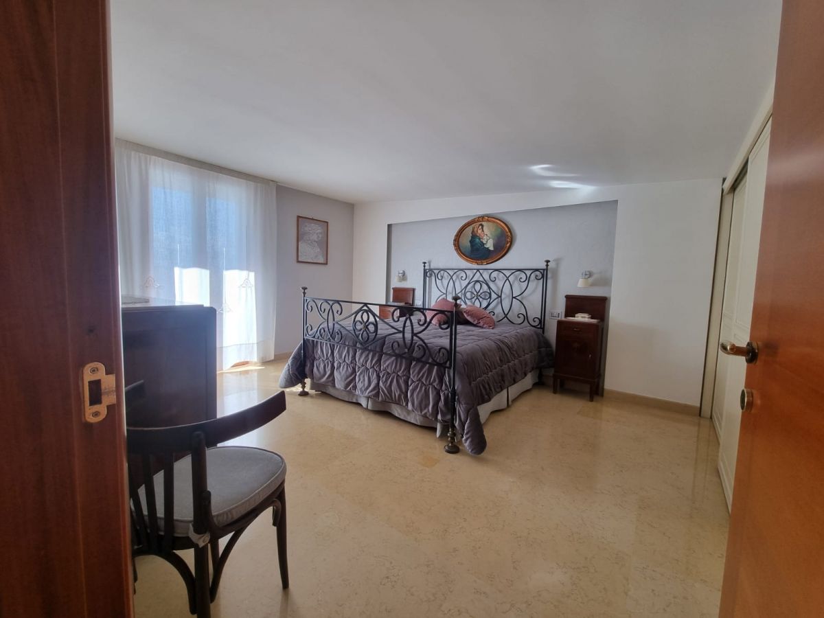 Attico / Duplex di  5 vani /178 mq  a Andria (zona Zona tra Viale Venezia Giulia e l'Ospedaletto )