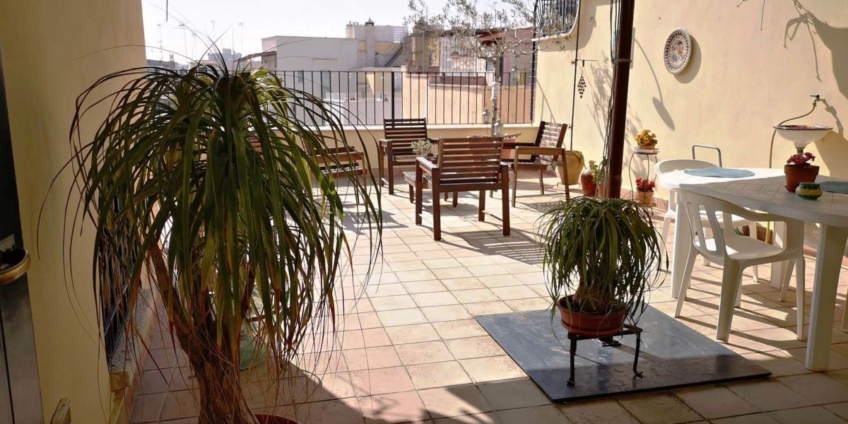 Casa indipendente di  6 vani /206 mq  a Trani (zona zona Porto)