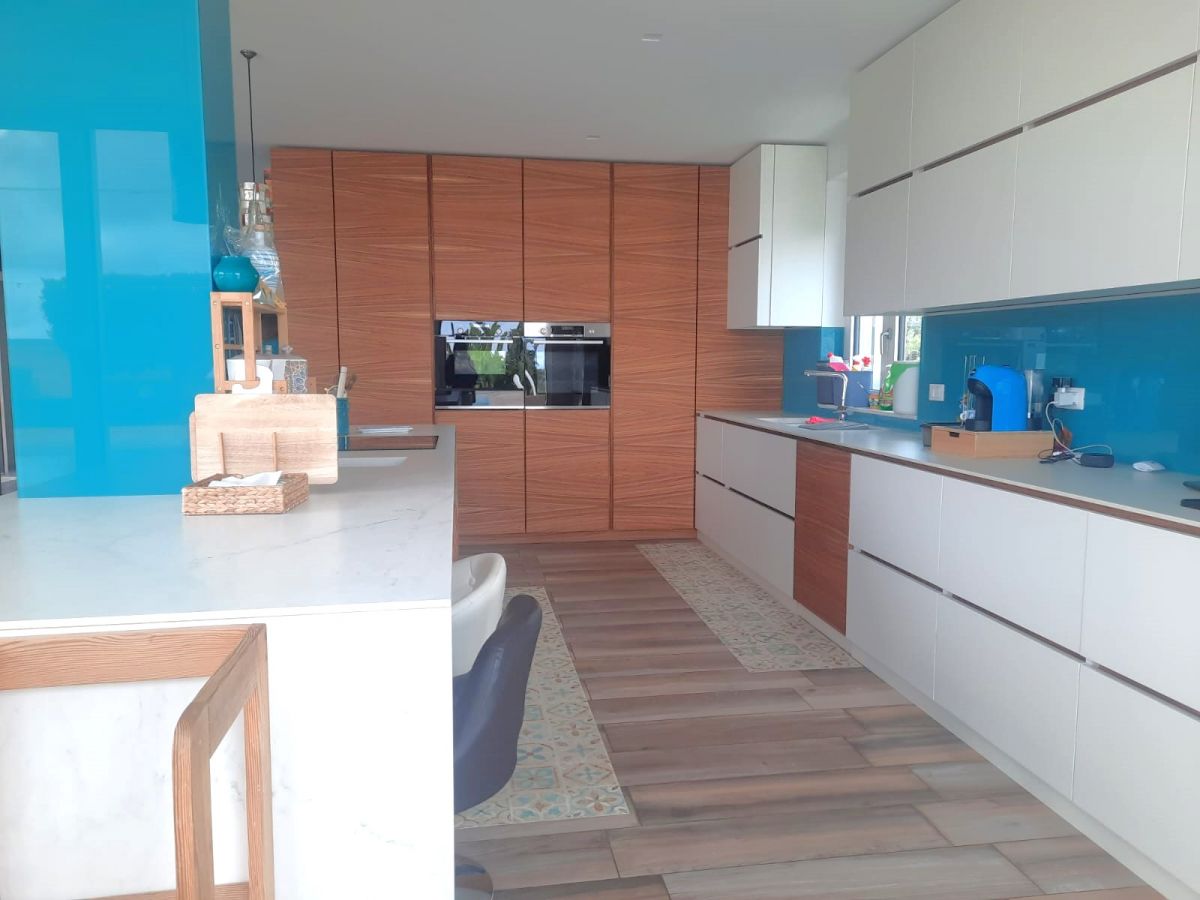 Villa (zona residenziale) di  8 vani /220 mq  a Polignano a Mare