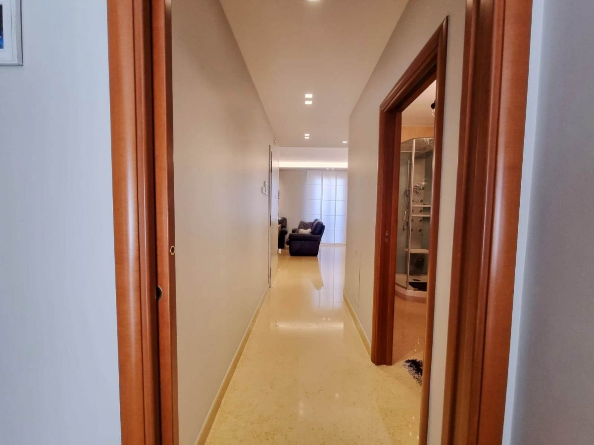 Attico / Duplex di  5 vani /178 mq  a Andria (zona Zona tra Viale Venezia Giulia e l'Ospedaletto )