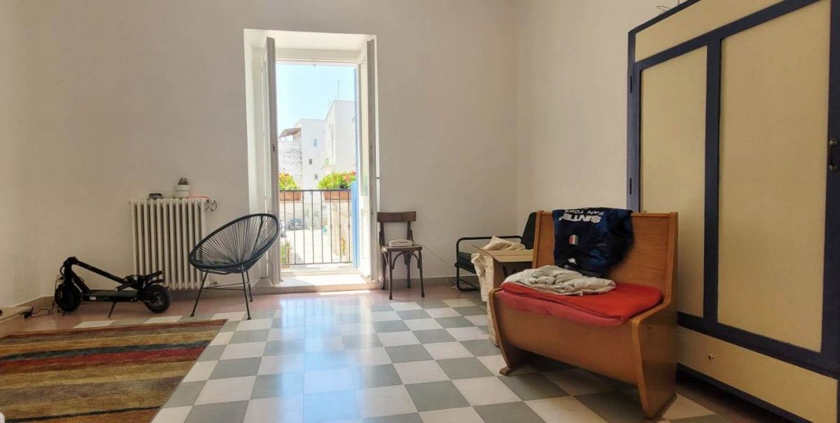 Casa indipendente di  6 vani /206 mq  a Trani (zona zona Porto)