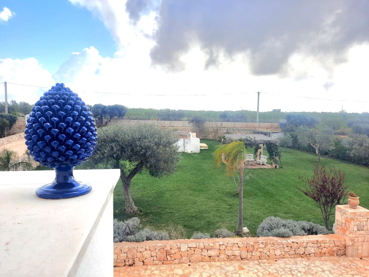 Villa (zona residenziale) di  8 vani /220 mq  a Polignano a Mare