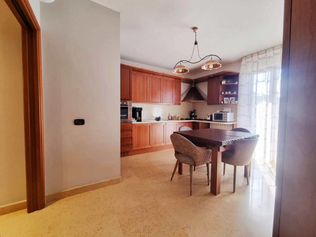 Attico / Duplex di  5 vani /178 mq  a Andria (zona Zona tra Viale Venezia Giulia e l'Ospedaletto )