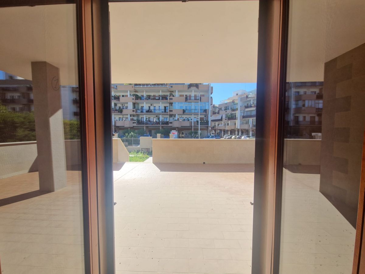 Villa Unifamiliare di  9 vani /439 mq  a Trani (zona Zona Ospedale)