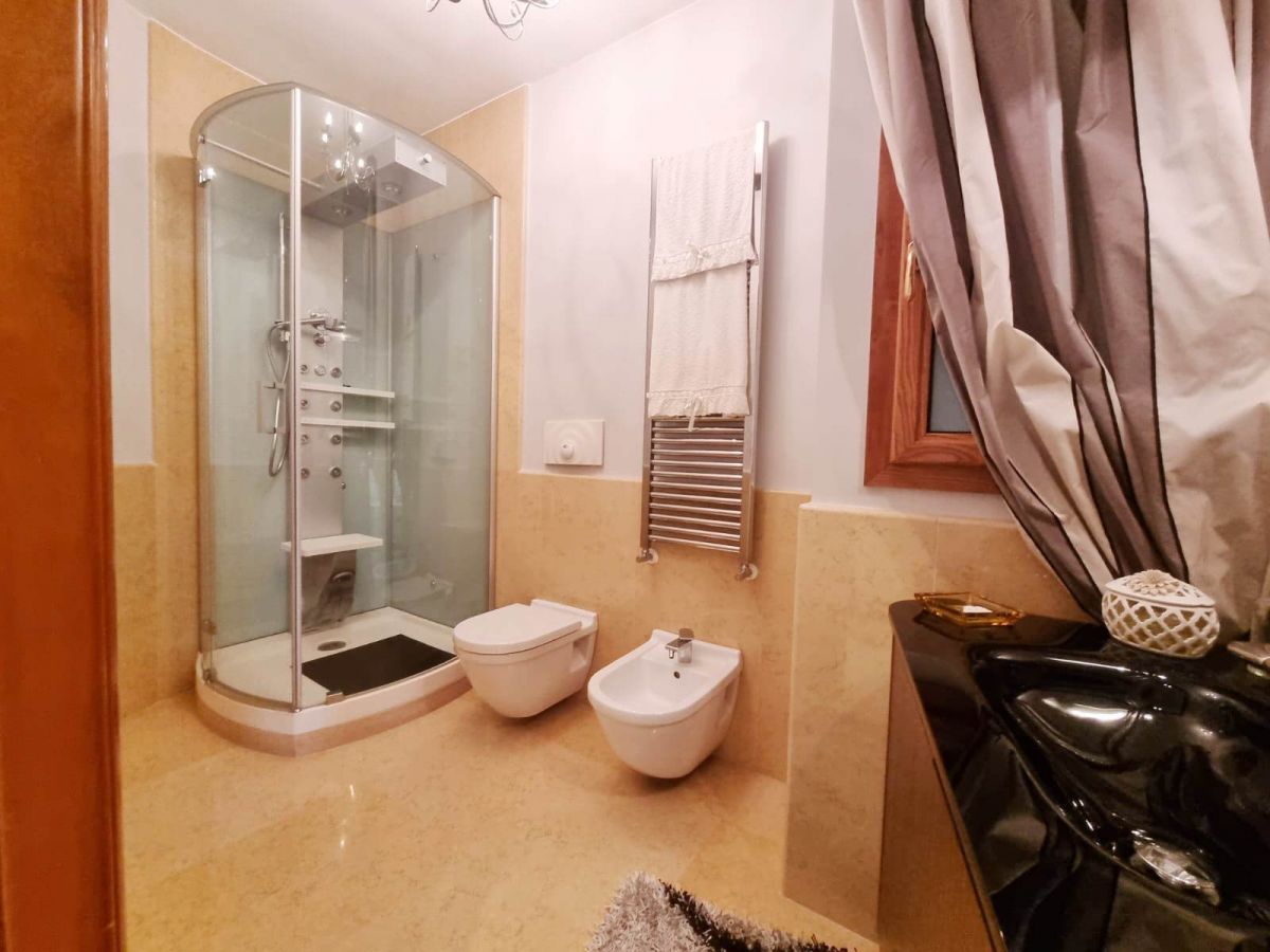 Attico / Duplex di  5 vani /178 mq  a Andria (zona Zona tra Viale Venezia Giulia e l'Ospedaletto )