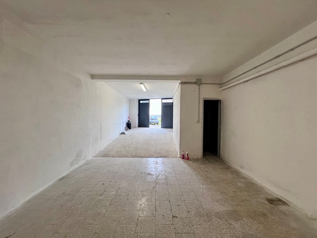 Box  di  1 vani /250 mq  a Ruvo di Puglia