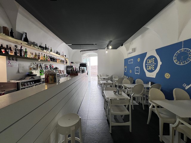 Bar di  1 vani /70 mq  a Ruvo di Puglia