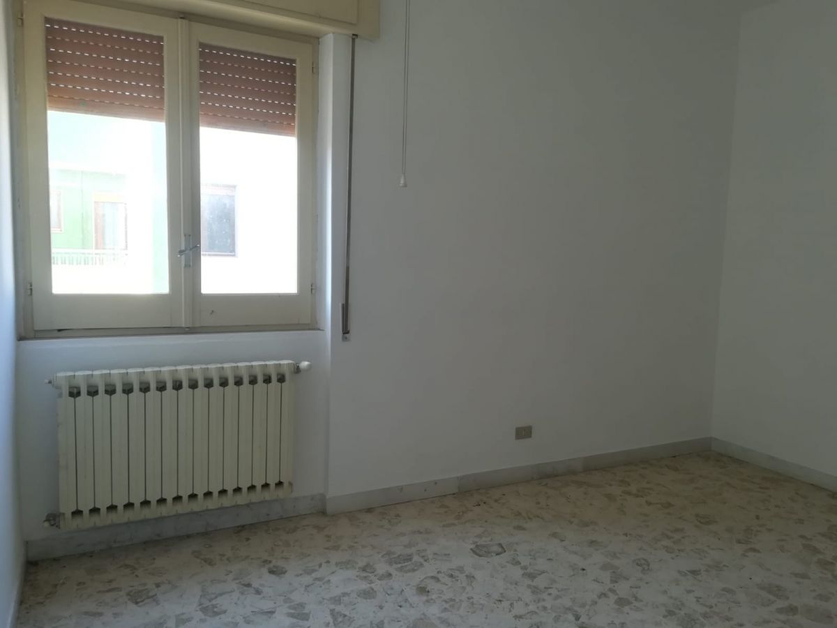 Appartamento di  3 vani /135 mq  a Cassano delle Murge (zona Centrale)