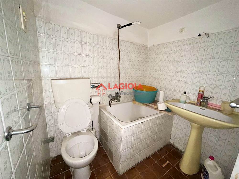 Casa indipendente di  3 vani /60 mq  a Cellamare (zona centro)