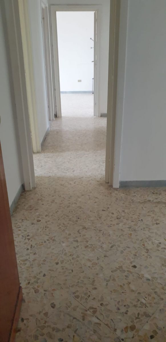 Appartamento di  5 vani /150 mq  a Triggiano