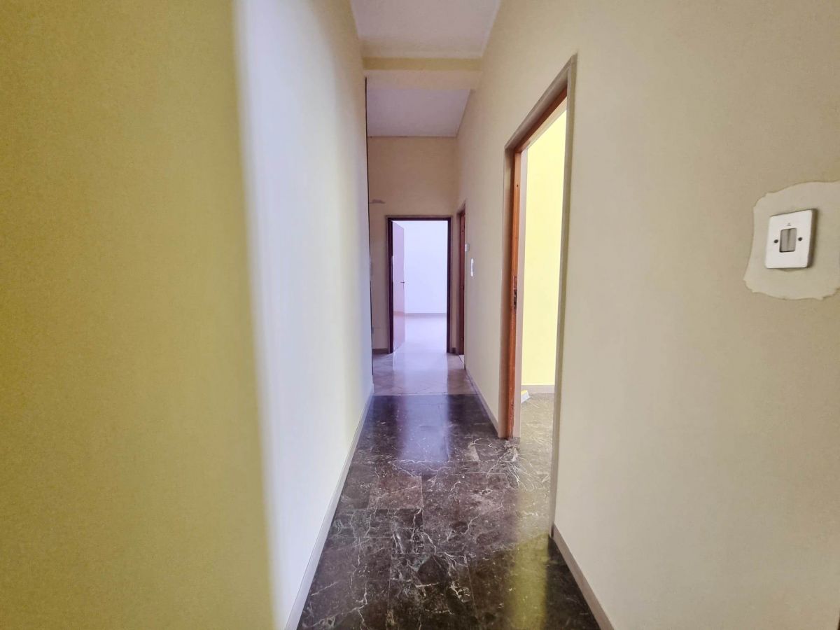 Appartamento di  5 vani /163 mq  a Trani (zona Centro)