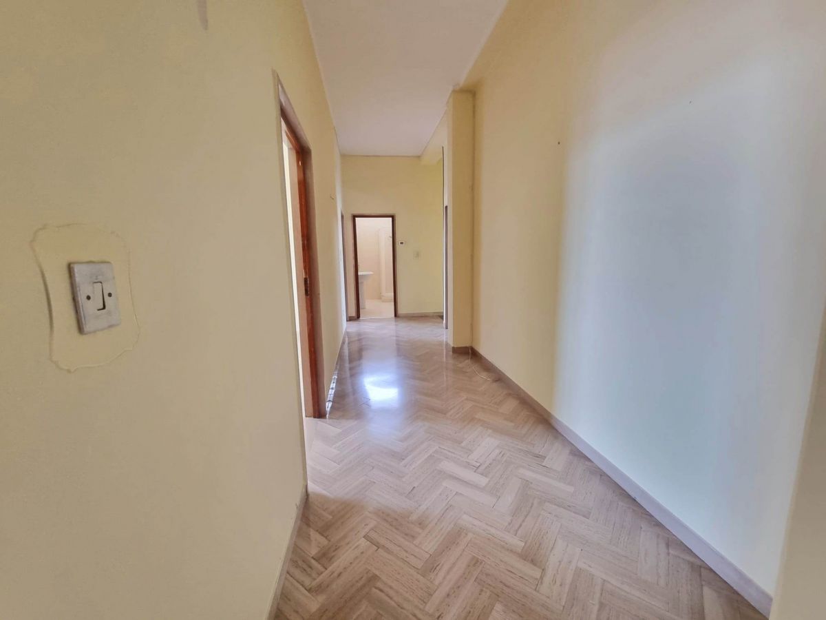 Appartamento di  5 vani /163 mq  a Trani (zona Centro)