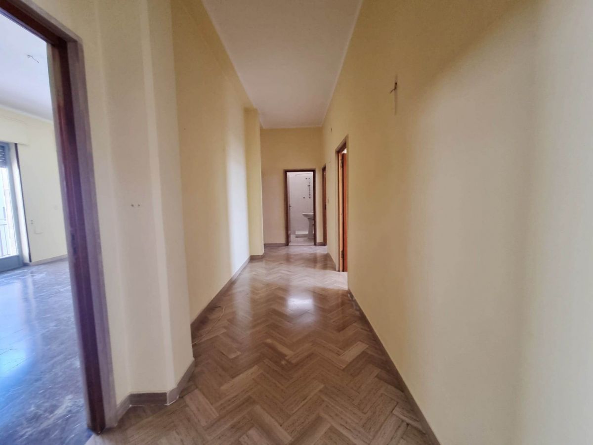 Appartamento di  5 vani /163 mq  a Trani (zona Centro)