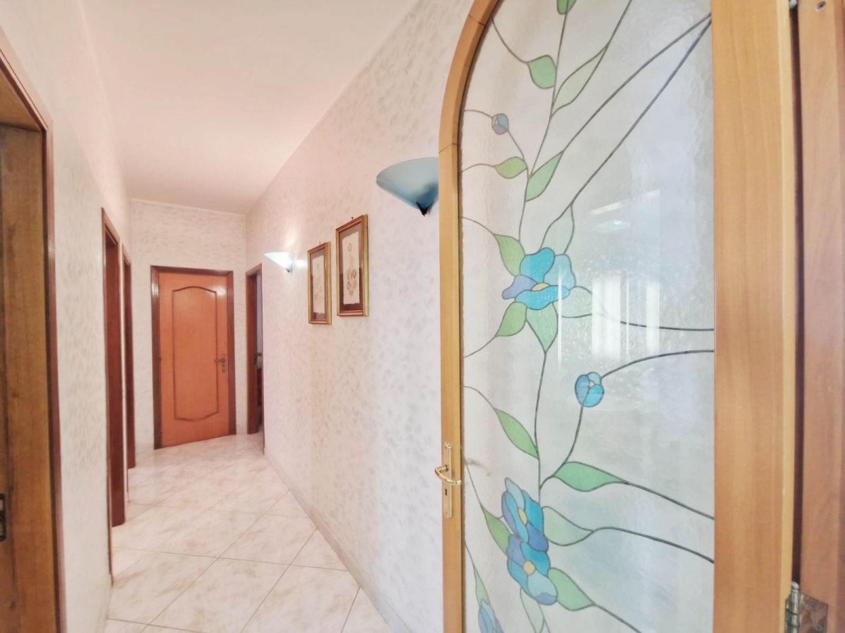 Appartamento di  4 vani /169 mq  a Trani (zona Zona Ospedale)