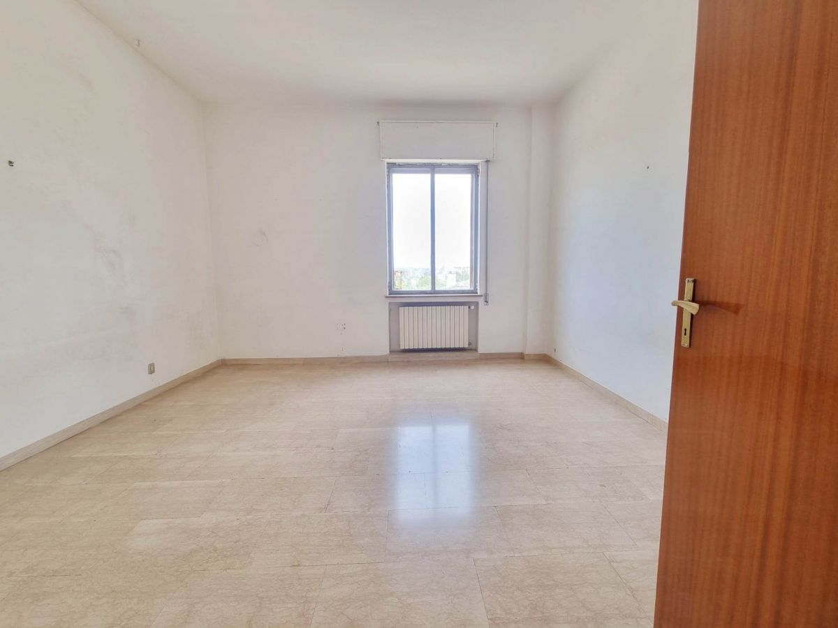 Appartamento di  5 vani /163 mq  a Trani (zona Centro)