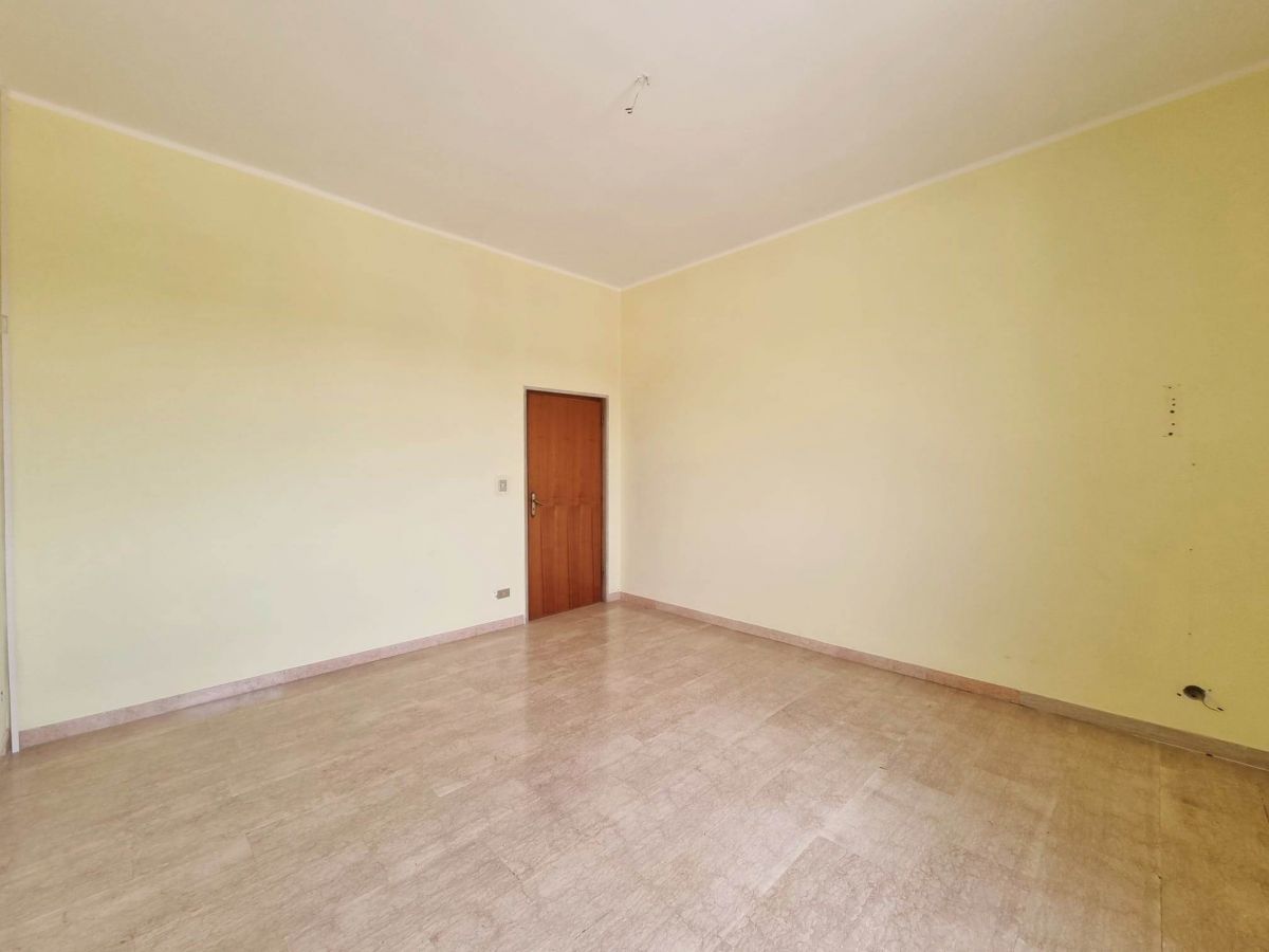 Appartamento di  5 vani /163 mq  a Trani (zona Centro)