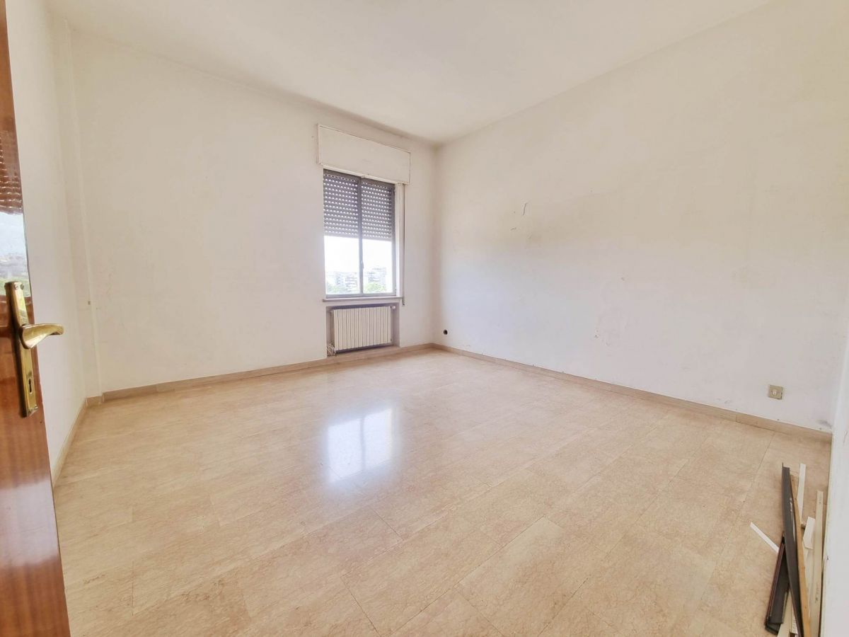 Appartamento di  5 vani /163 mq  a Trani (zona Centro)