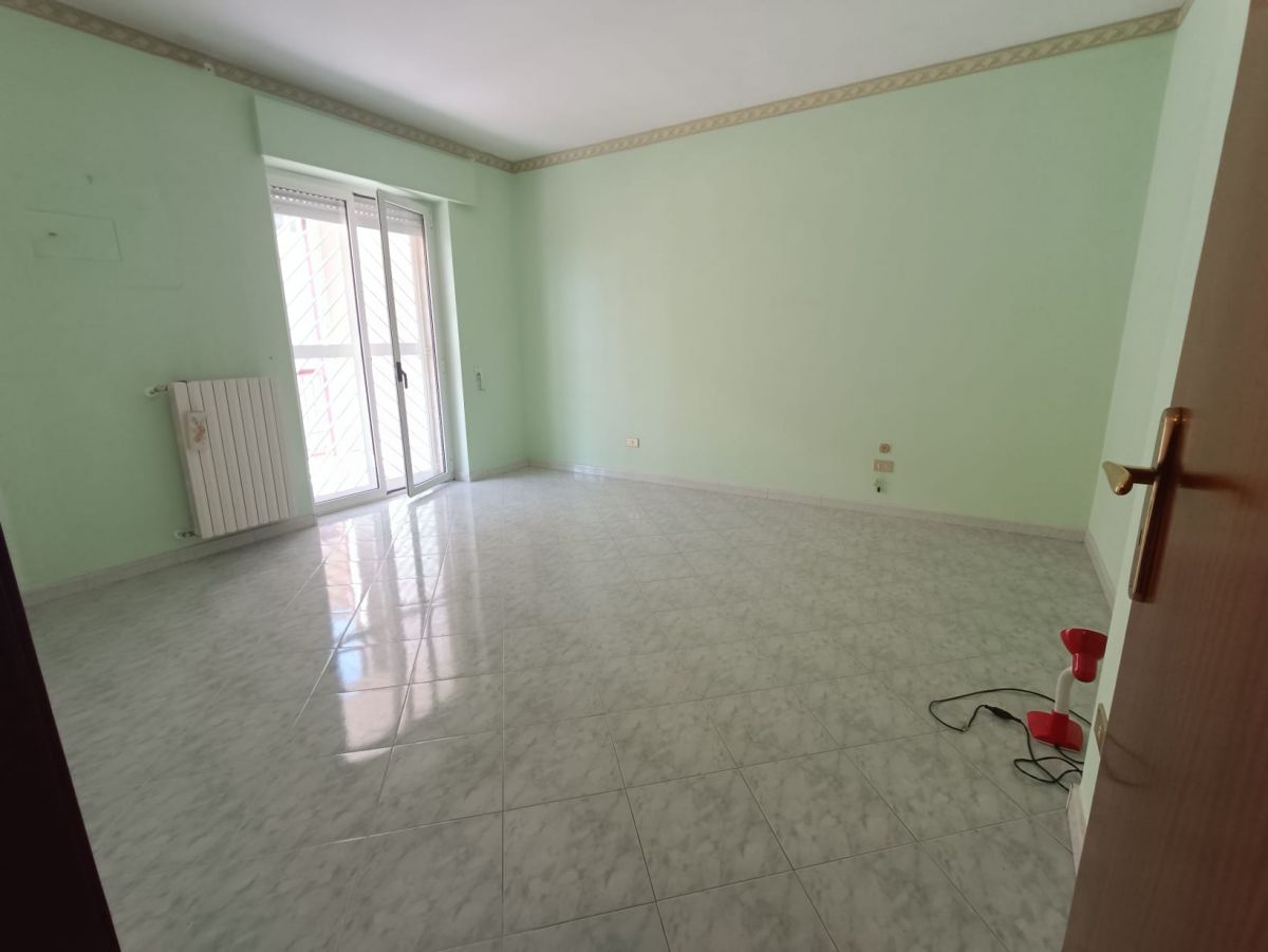 Appartamento di  4 vani /95 mq  a Andria (zona VIA BISCEGLIE)