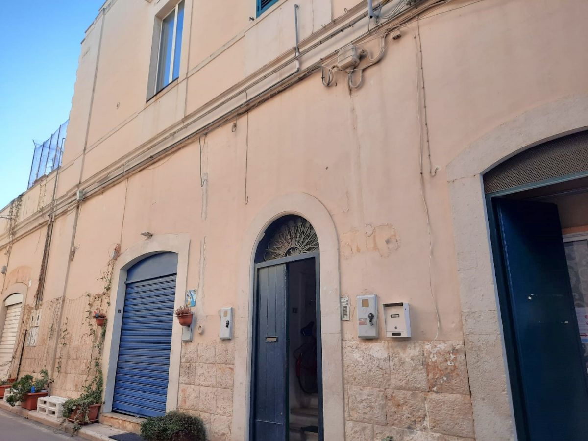 Appartamento di  3 vani /150 mq  a Bari - Santo Spirito (zona via napoli)