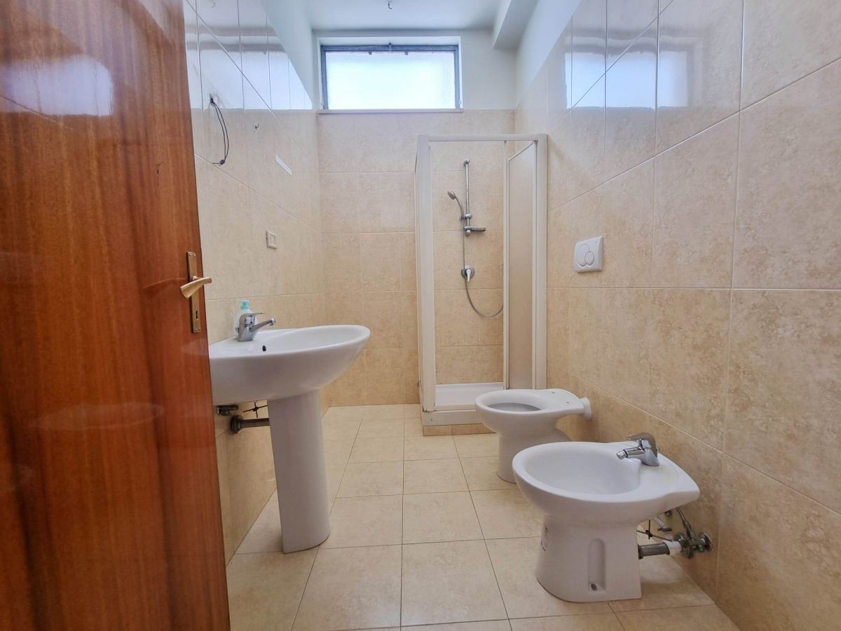 Appartamento di  5 vani /163 mq  a Trani (zona Centro)