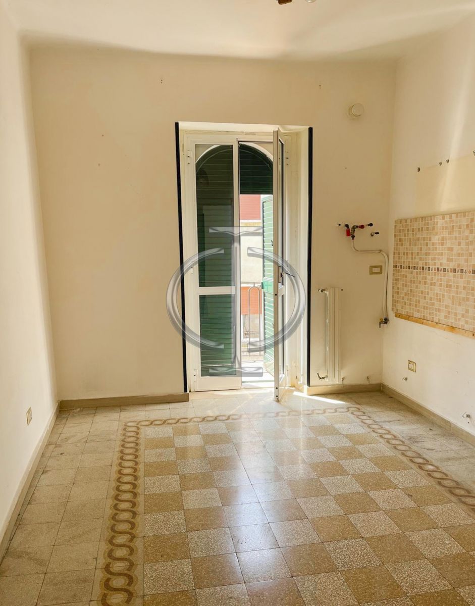 Palazzo / Stabile/200 mq  a Bari - Murat (zona Borgo Antico)