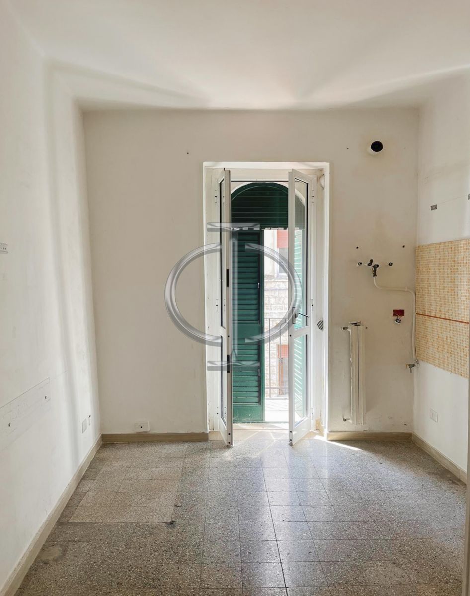 Palazzo / Stabile/200 mq  a Bari - Murat (zona Borgo Antico)