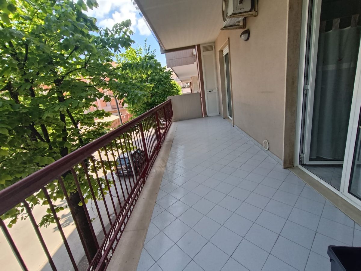 Appartamento di  4 vani /95 mq  a Andria (zona VIA BISCEGLIE)