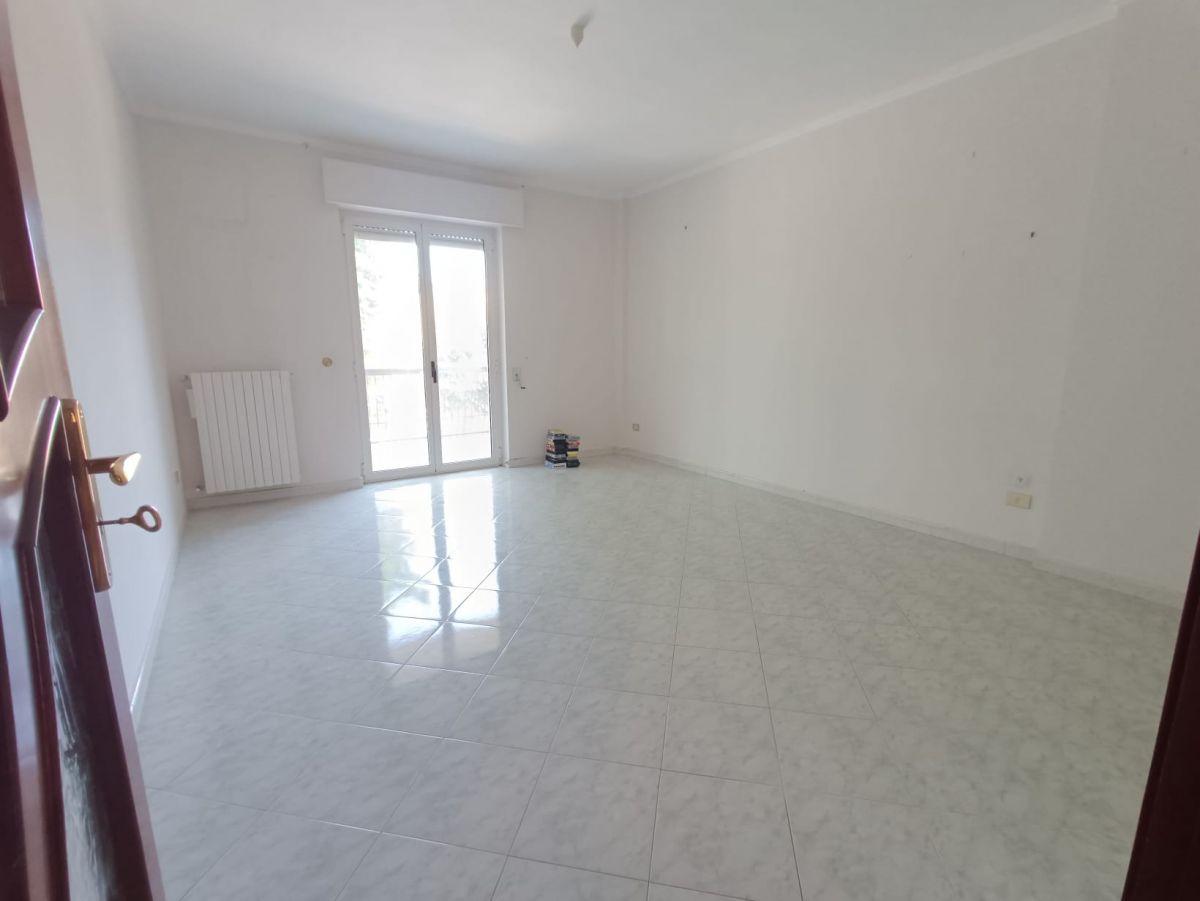 Appartamento di  4 vani /95 mq  a Andria (zona VIA BISCEGLIE)