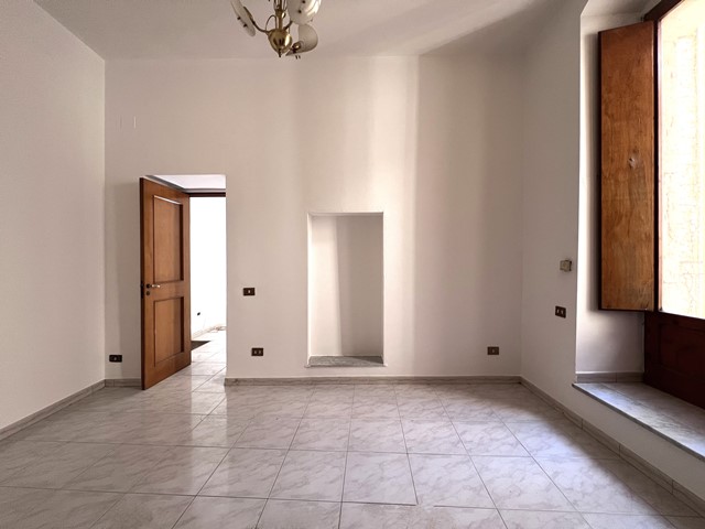 Appartamento di  2 vani /100 mq  a Ruvo di Puglia (zona 70037)