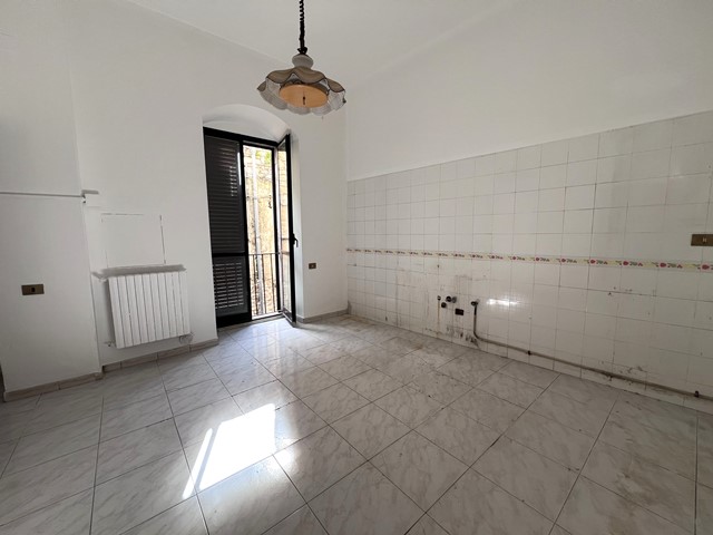 Appartamento di  2 vani /100 mq  a Ruvo di Puglia (zona 70037)