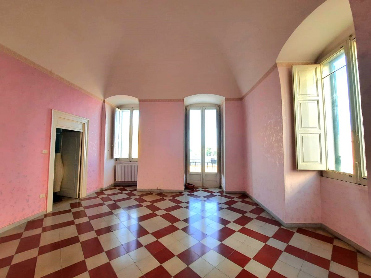 Appartamento di  3 vani /150 mq  a Bari - Santo Spirito (zona via napoli)