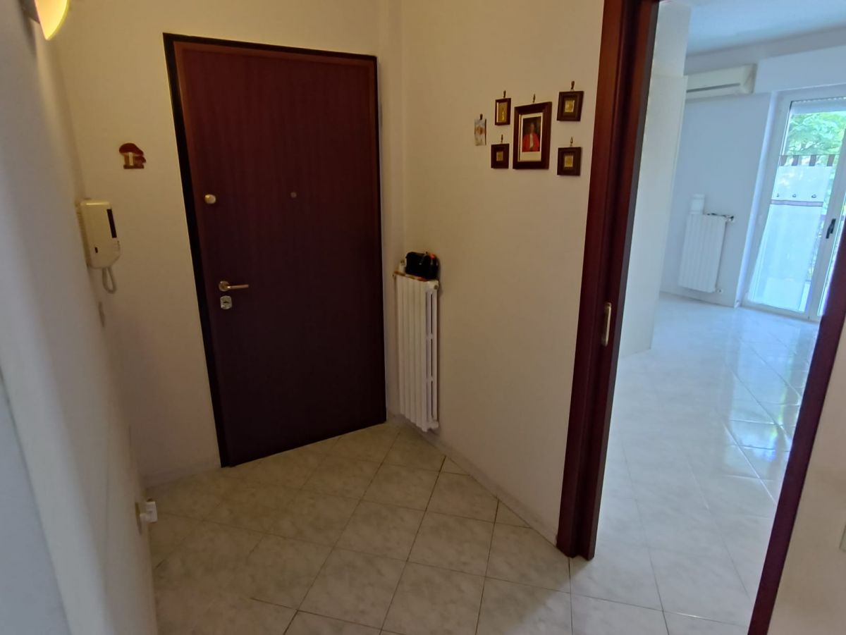 Appartamento di  4 vani /95 mq  a Andria (zona VIA BISCEGLIE)