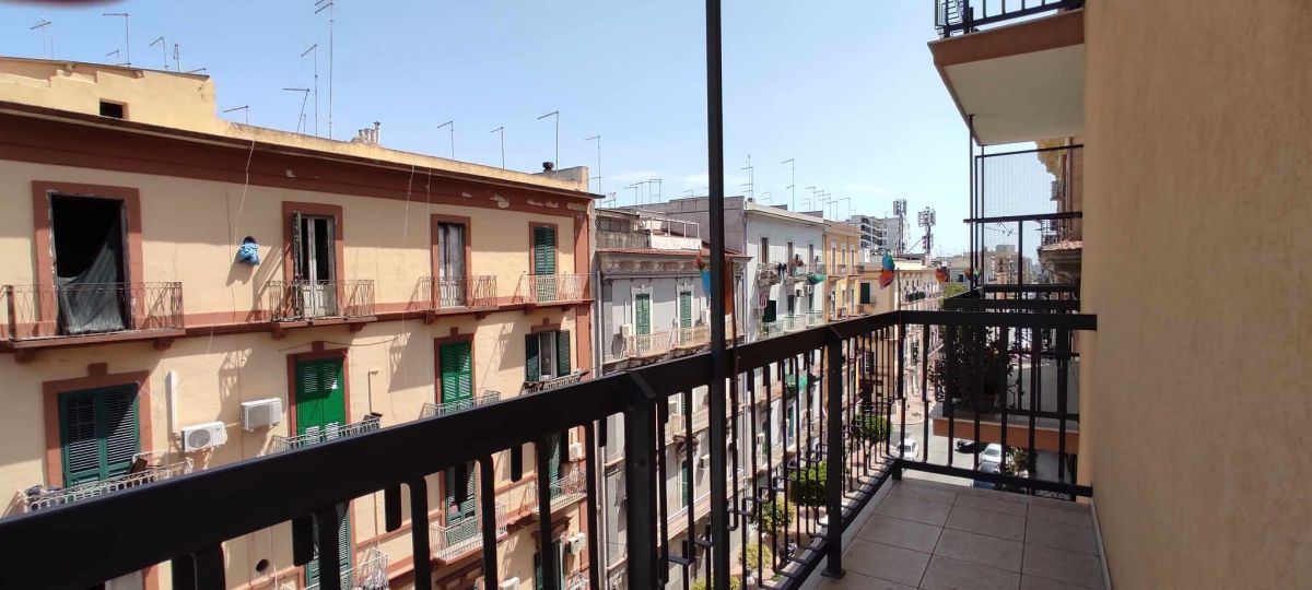 Appartamento di  4 vani /126 mq  a Taranto (zona Ospedale - Lungomare)