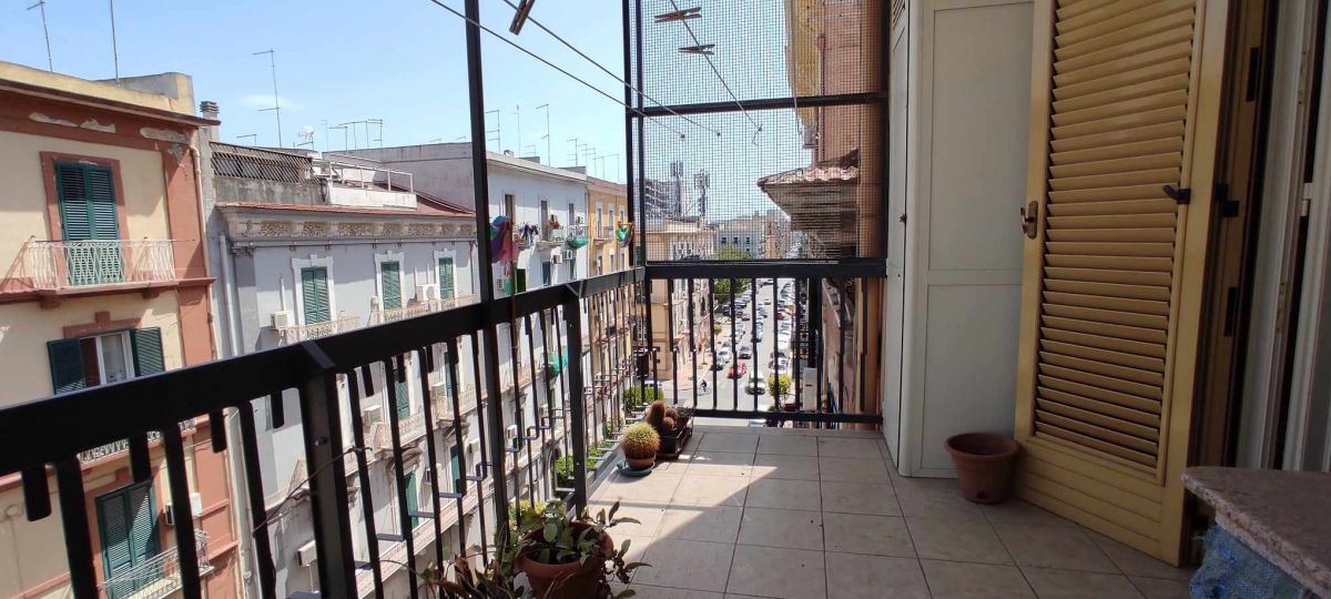 Appartamento di  4 vani /126 mq  a Taranto (zona Ospedale - Lungomare)