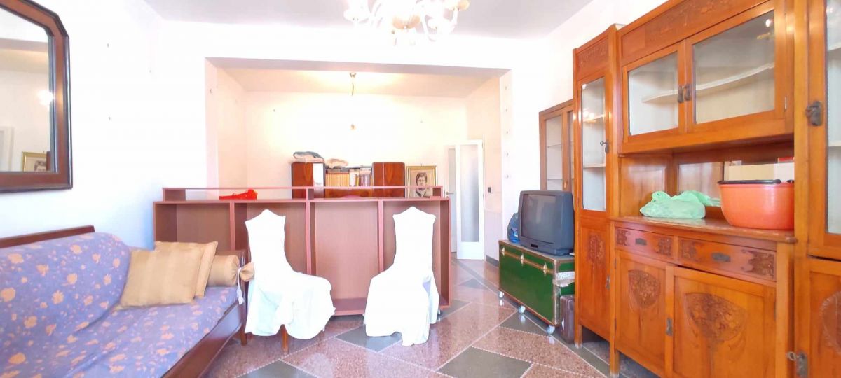 Appartamento di  4 vani /126 mq  a Taranto (zona Ospedale - Lungomare)