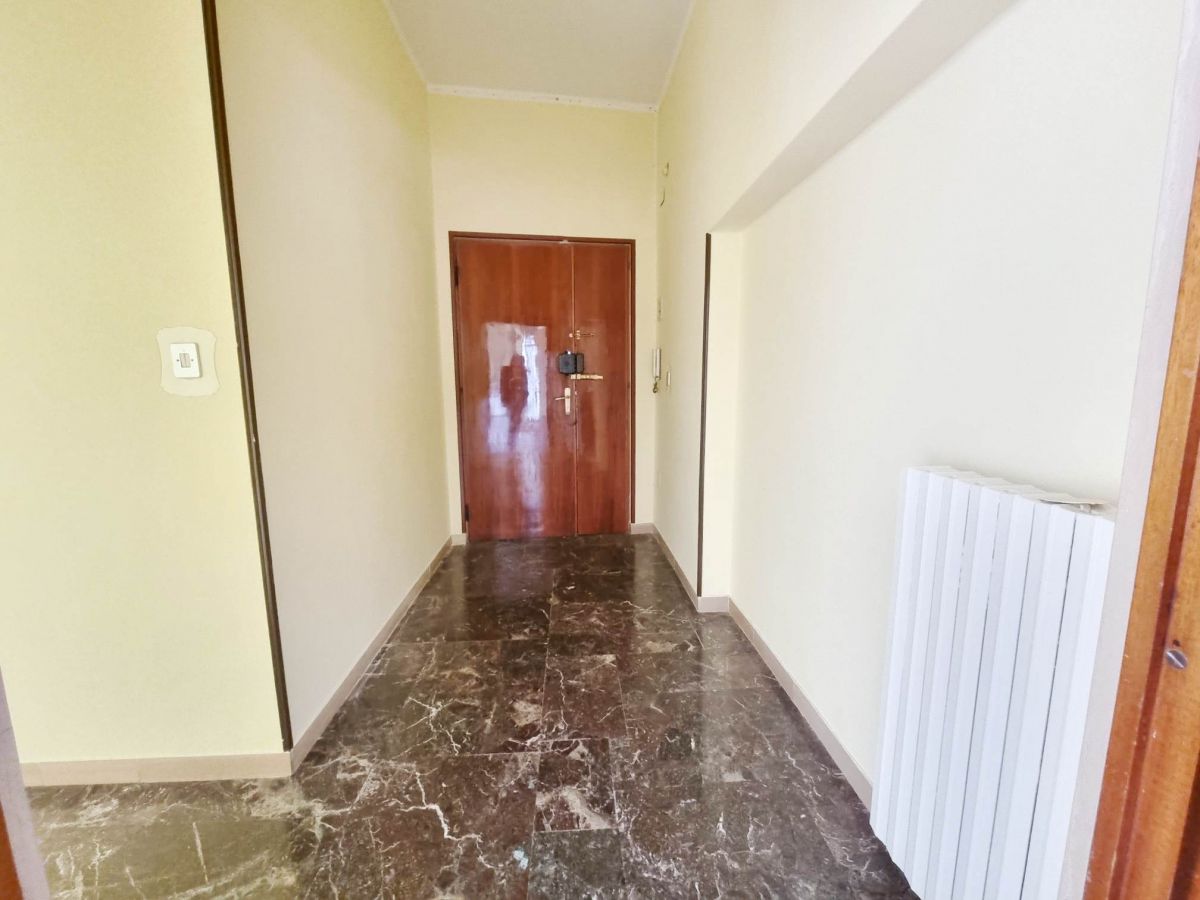 Appartamento di  5 vani /163 mq  a Trani (zona Centro)