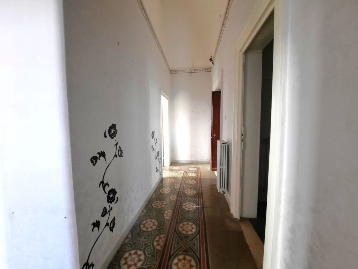 Appartamento di  3 vani /150 mq  a Bari - Santo Spirito (zona via napoli)