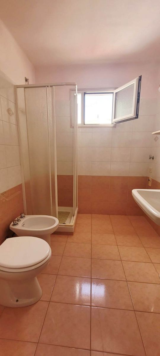 Palazzo / Stabile di  4 vani /120 mq  a Andria (zona Centro)