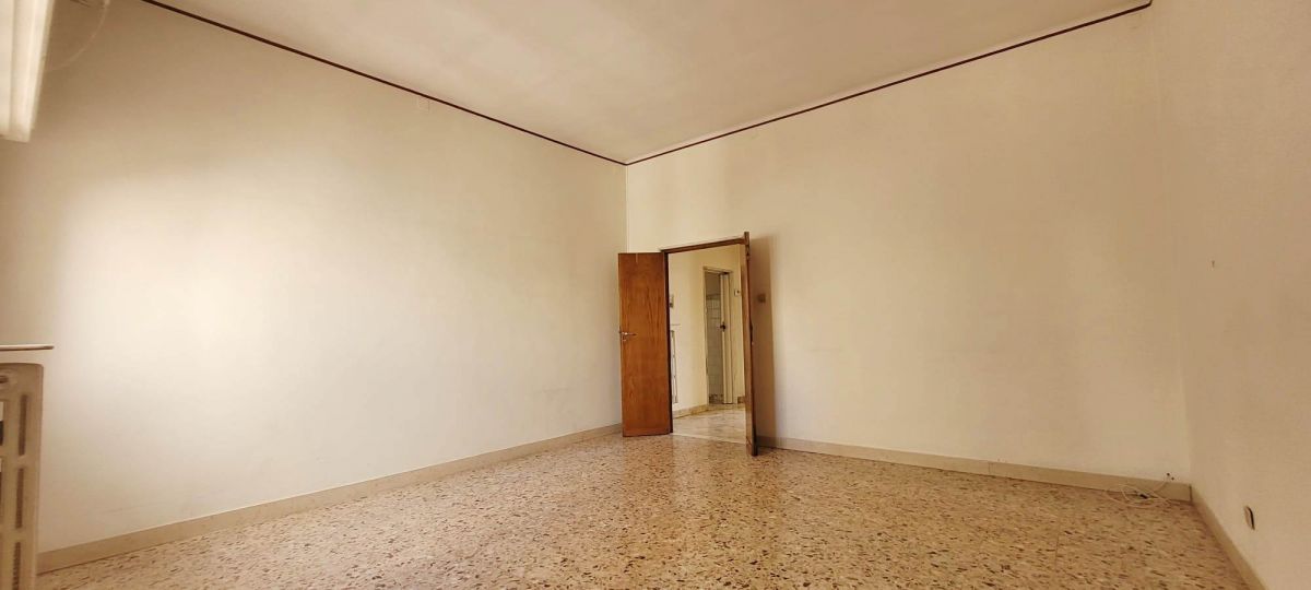 Palazzo / Stabile di  4 vani /120 mq  a Andria (zona Centro)