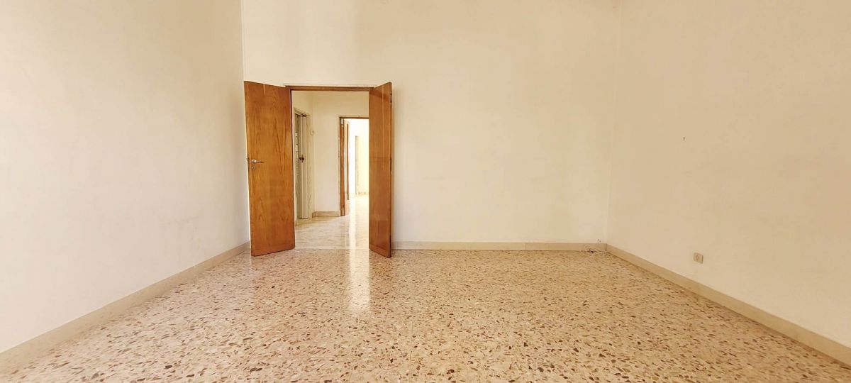 Palazzo / Stabile di  4 vani /120 mq  a Andria (zona Centro)