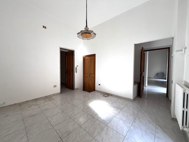 Appartamento di  2 vani /100 mq  a Ruvo di Puglia (zona 70037)