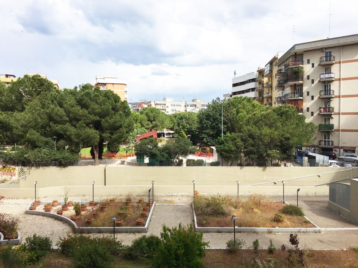 Appartamento di  3 vani /20 mq  a Bari - Picone (zona Policlinico - Stazione)