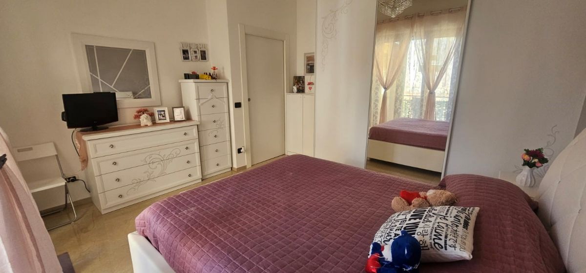 Appartamento di  3 vani /84 mq  a Noicattaro (zona zona villa)