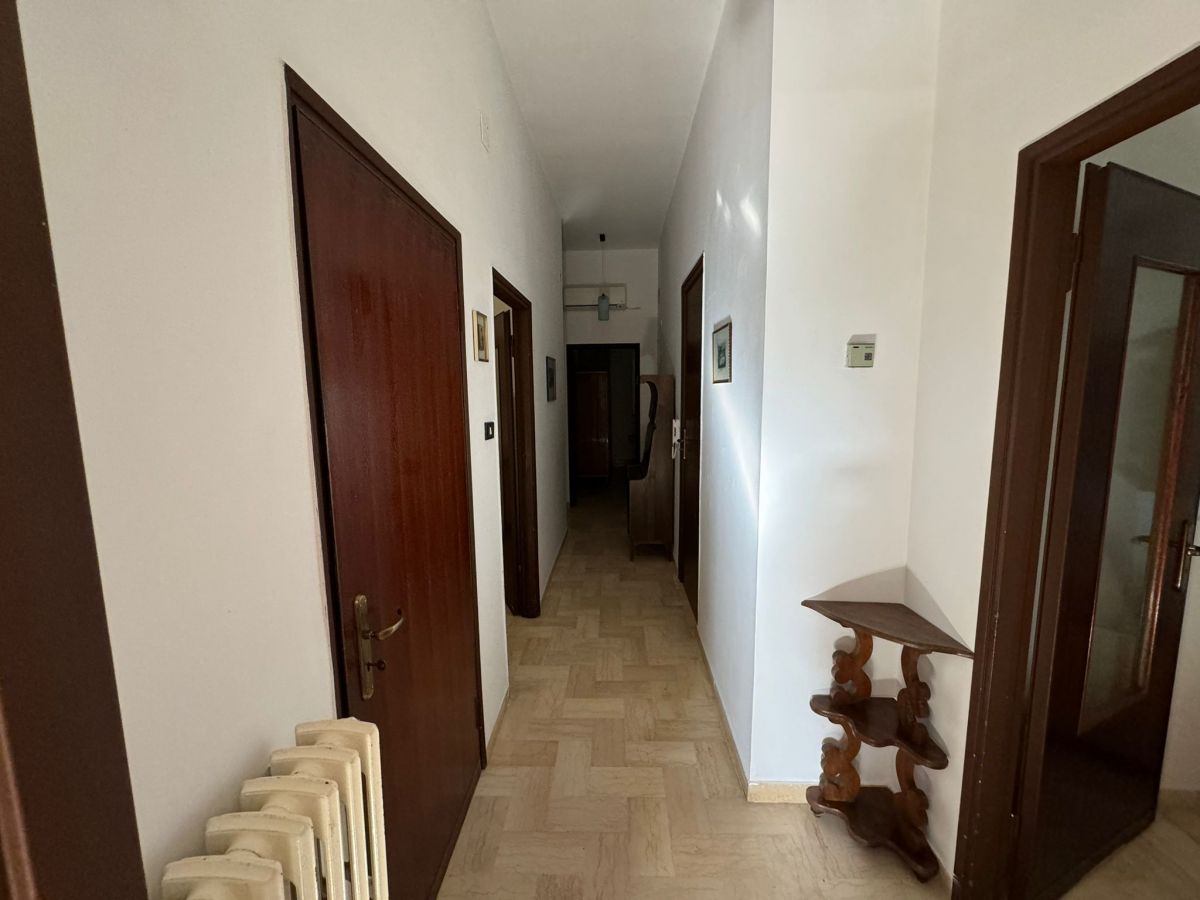 Villa (zona residenziale) di  6 vani /300 mq  a Fasano (zona Selva di Fasano)