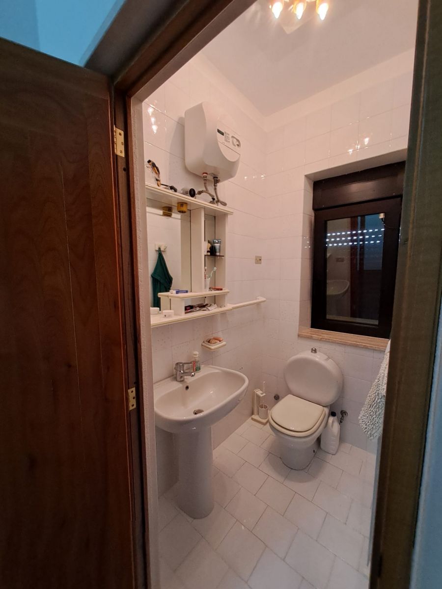 Villa (zona residenziale) di  6 vani /300 mq  a Casamassima (zona Bari Alto)