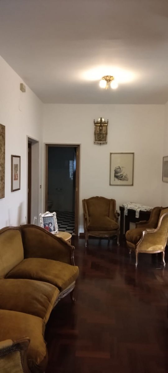 Villa (zona residenziale) di  6 vani /300 mq  a Casamassima (zona Bari Alto)