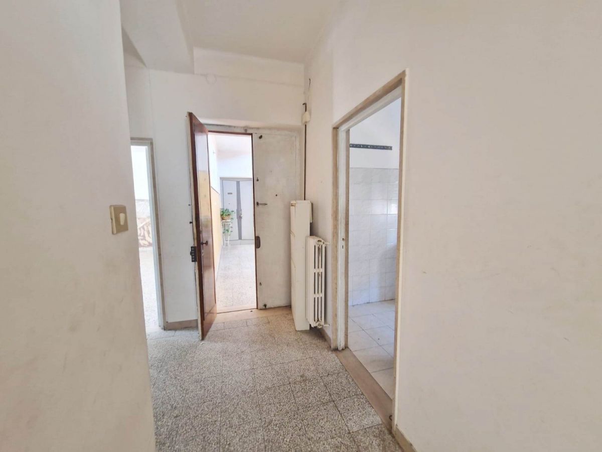 Appartamento di  3 vani /126 mq  a Trani (zona Centro)