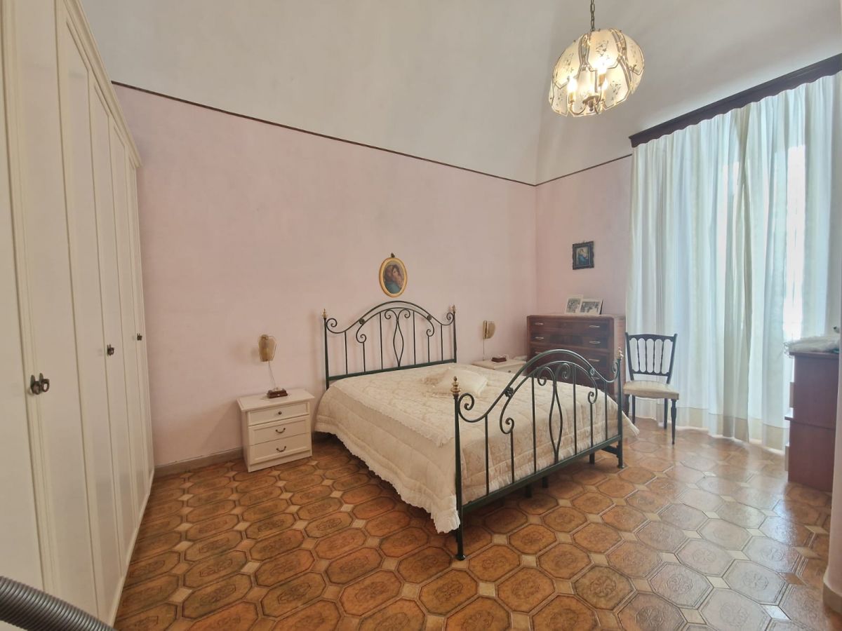 Appartamento di  3 vani /129 mq  a Trani (zona Centro)